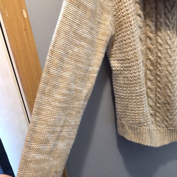 Wide cowl neck sweater size large - Picture 5 of 5